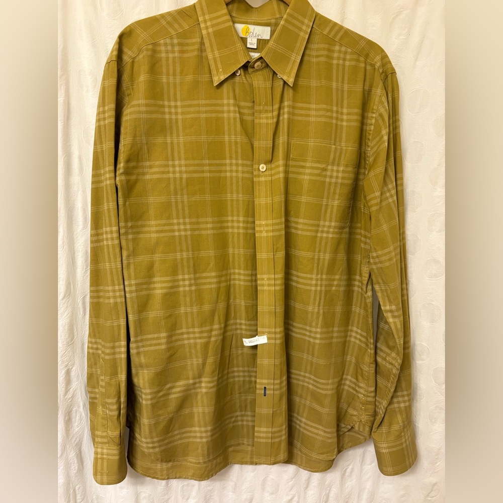 Boden slim fit button down shirt.Size large.